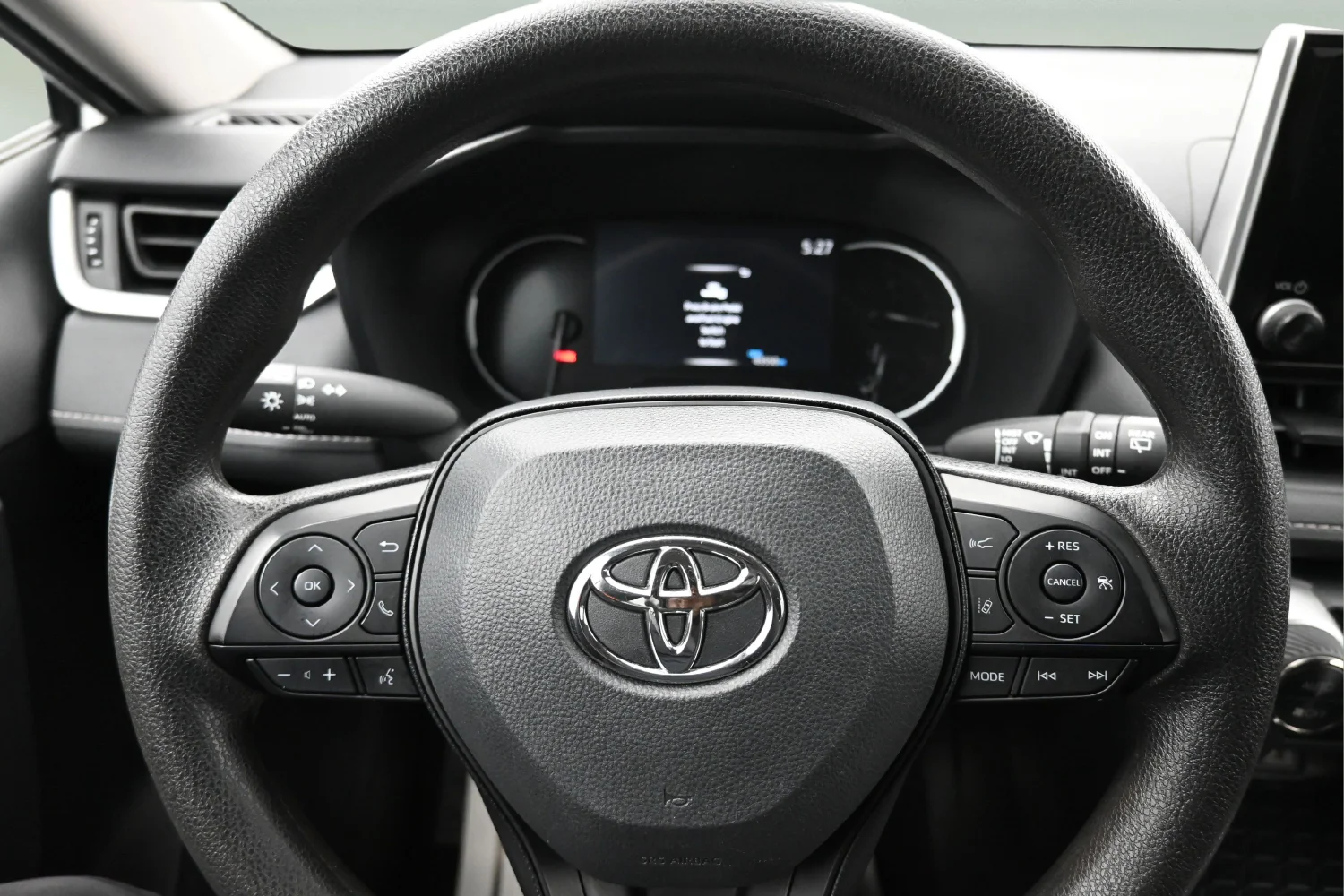 Used 2025 White Toyota XLE image 15