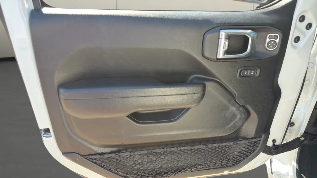 Used 2024 White Jeep Sport S image 16