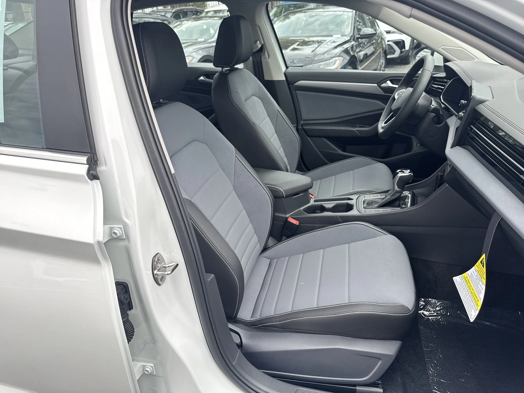 New 2026 Opal White Pearl Volkswagen SE image 20