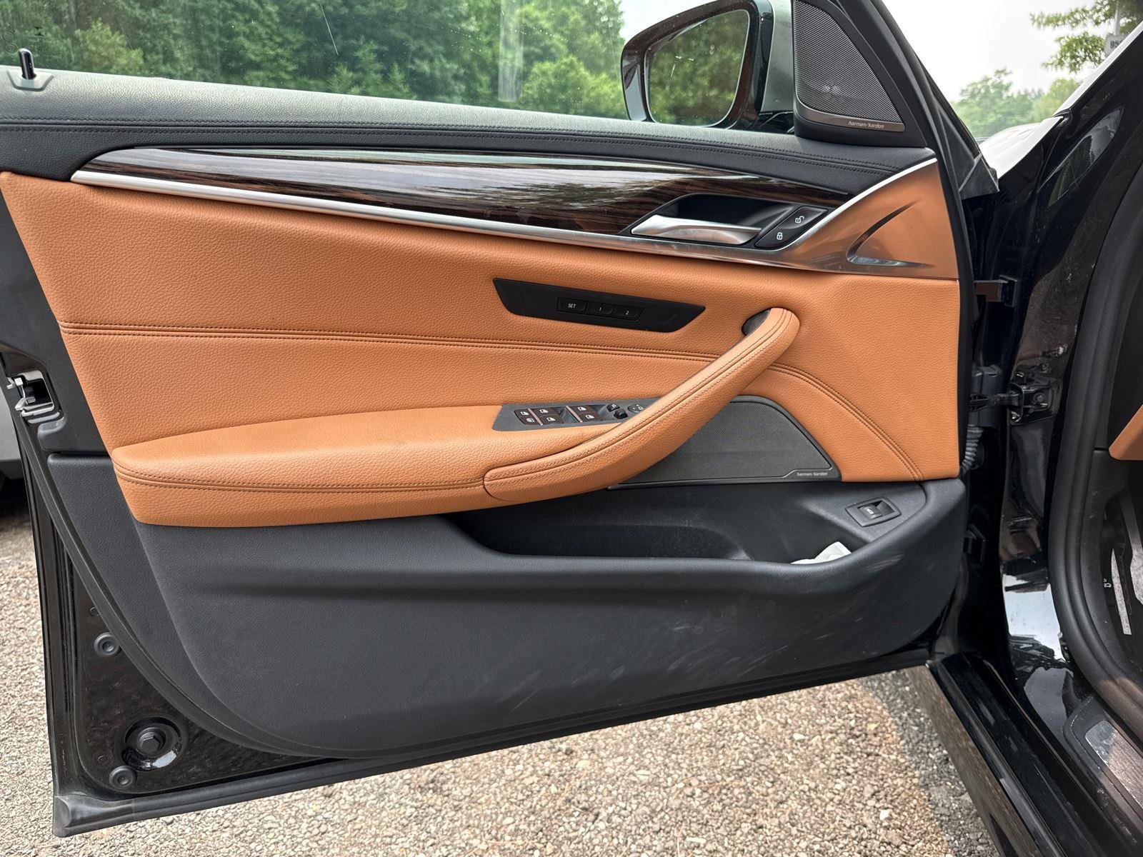 Used 2018 Black Sapphire Metallic BMW M550i xDrive image 10