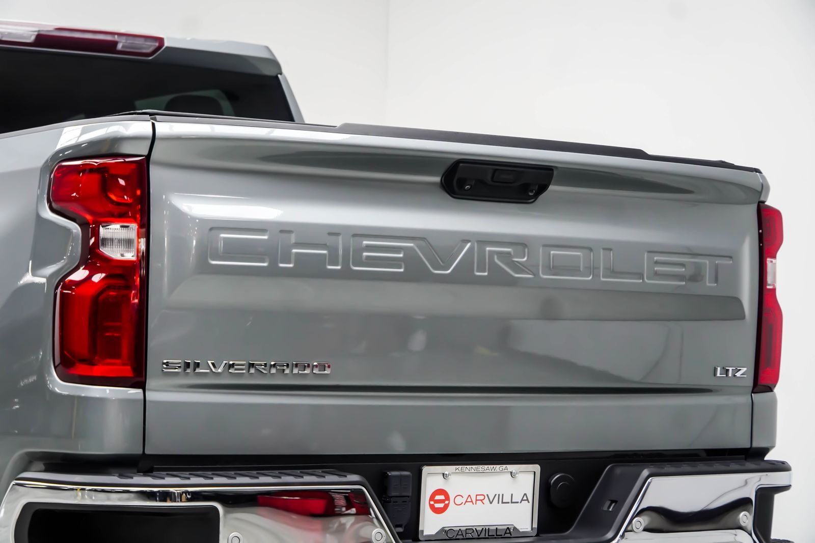 Used 2024 Gray Chevrolet LTZ image 15