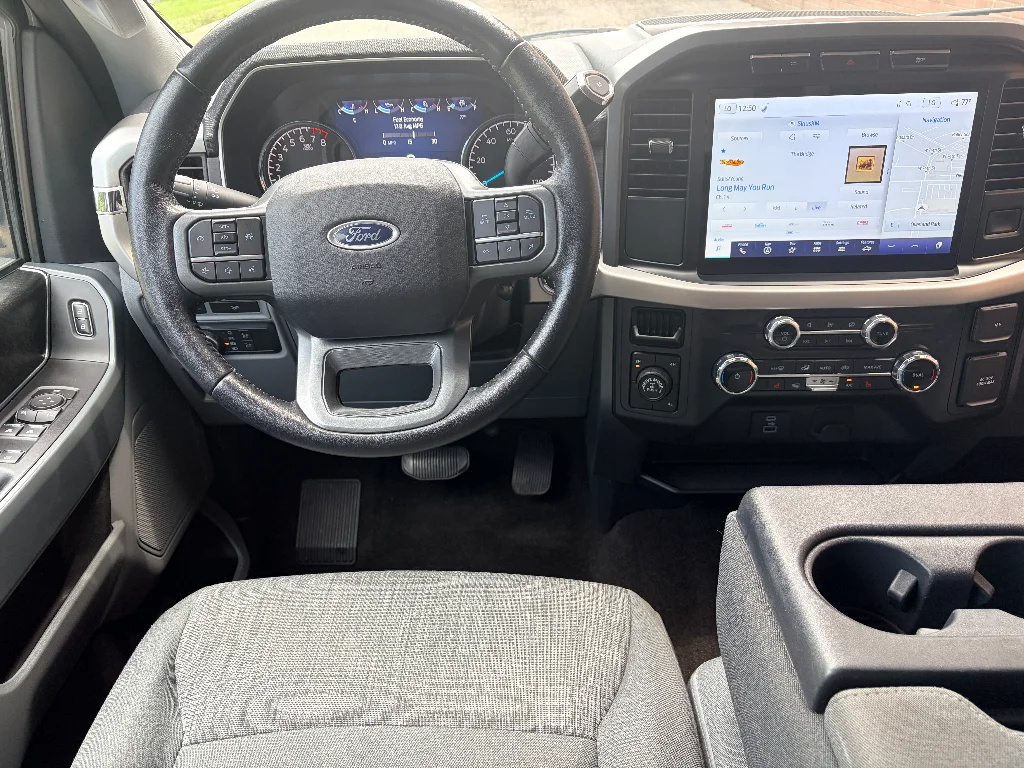 Used 2022 Oxford White Ford XLT image 15