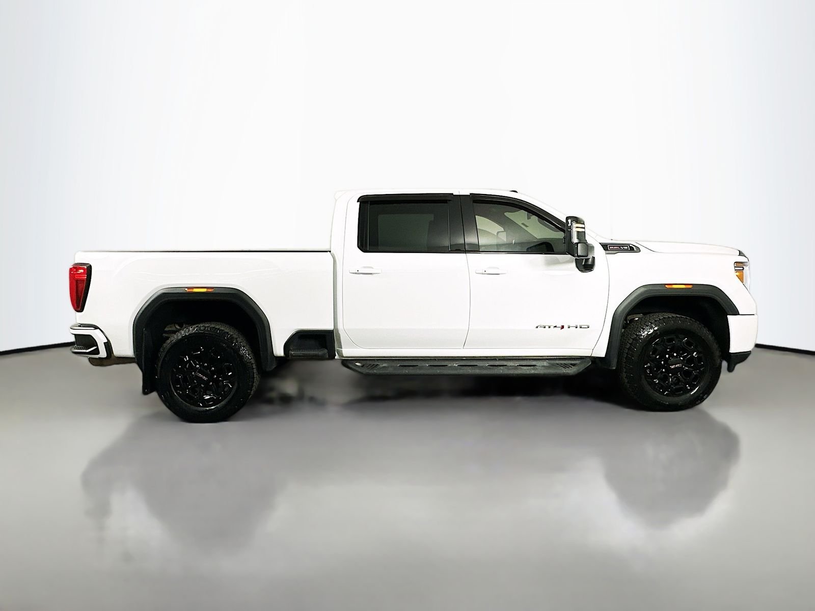 Used 2022 Summit White GMC AT4 image 12