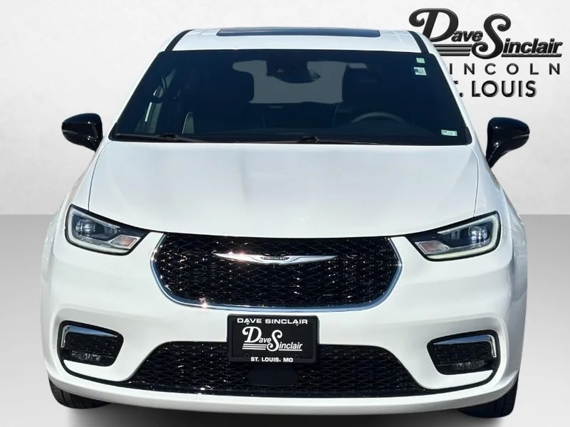 Used 2026 White Chrysler Limited image 7
