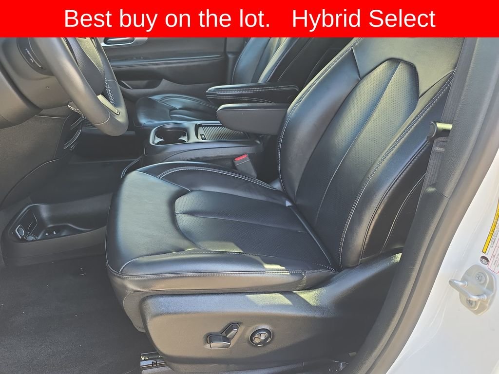 2024 Chrysler Pacifica PHEV Select - Photo 17
