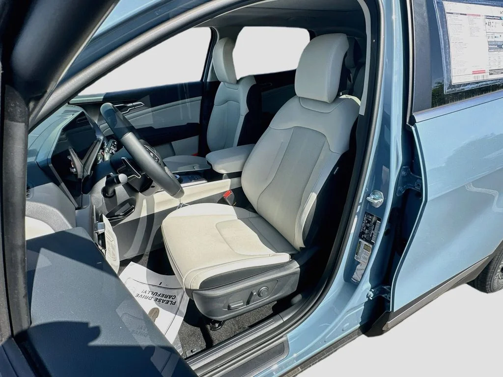 New 2027 Heritage Blue Kia EX image 20