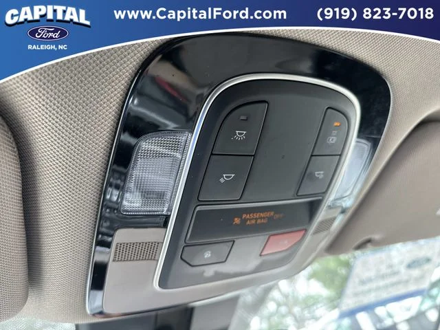 Used 2023 White Hyundai SEL image 32