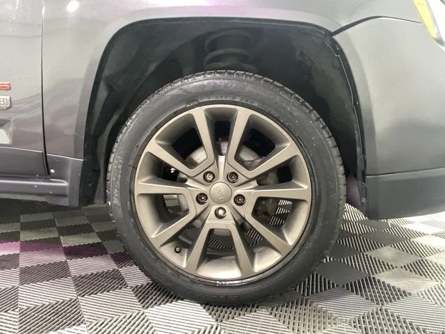 Used 2016 Gray Jeep Sport image 22