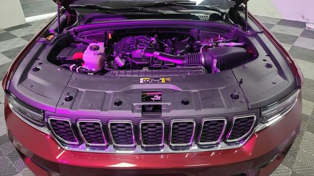 2025 Jeep Grand Cherokee Laredo - Photo 24