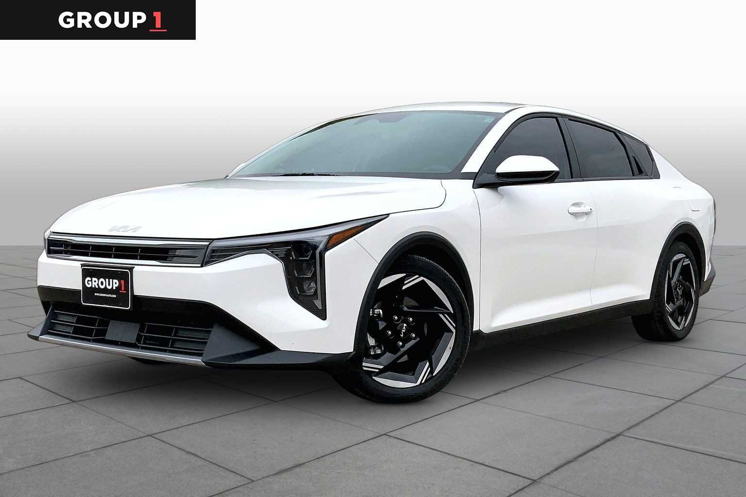 2025 Kia K4 EX AT's photo