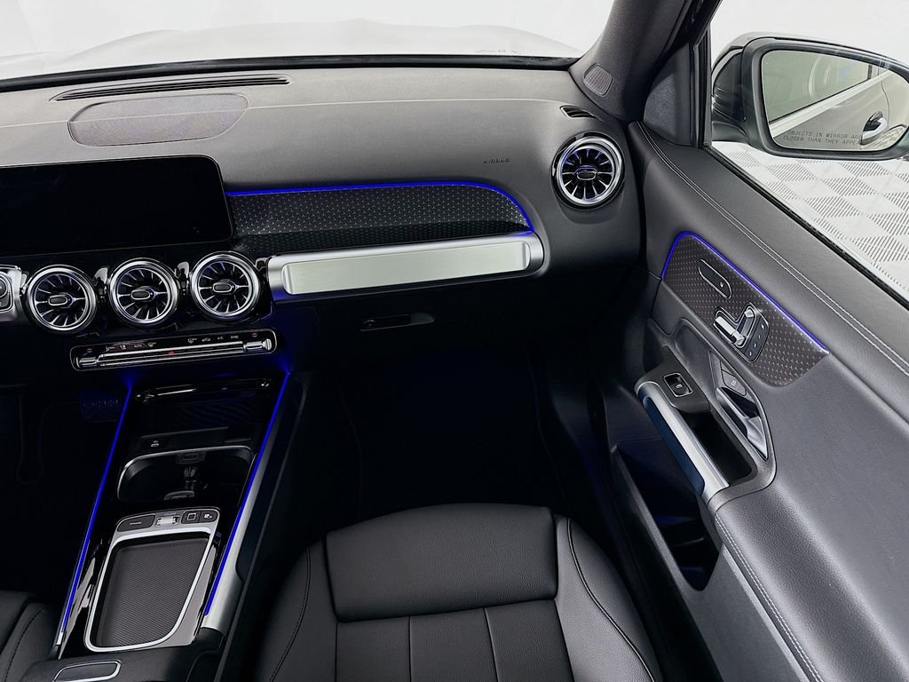 Used 2025 Black Mercedes-Benz GLB 250 image 24