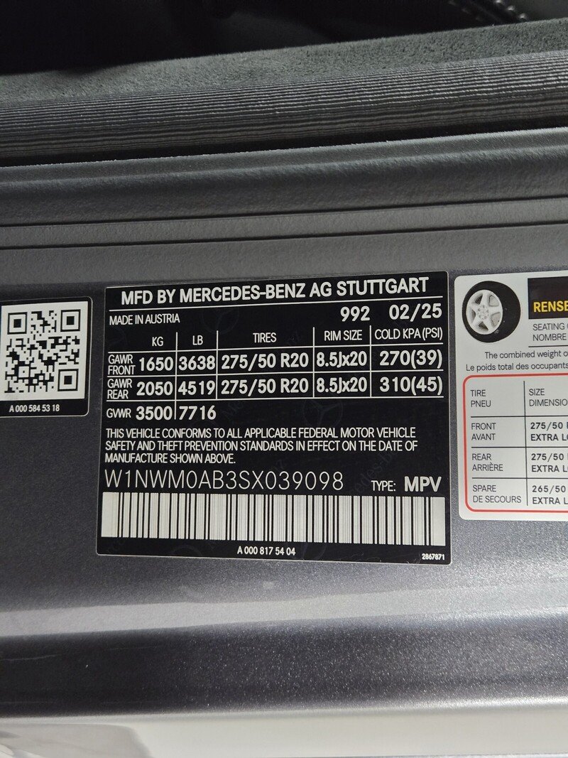 Used 2025 Gray Mercedes-Benz G 580 image 29