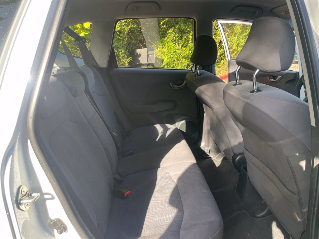 Used 2010 White Honda Base image 20