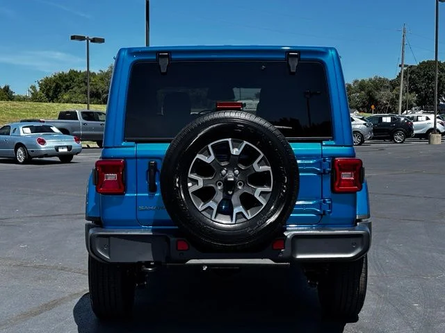 New 2026 Hydro Blue Pearl-Coat Exterior Paint Jeep Sahara image 6