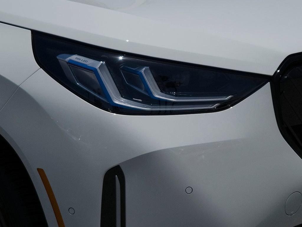 New 2026 Alpine White BMW 30 xDrive image 6
