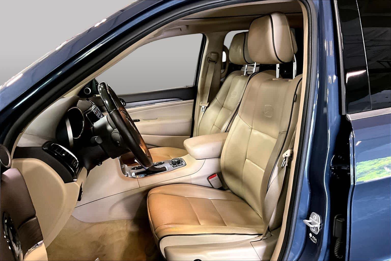 Used 2021 Slate Blue Pearlcoat Jeep Overland image 9