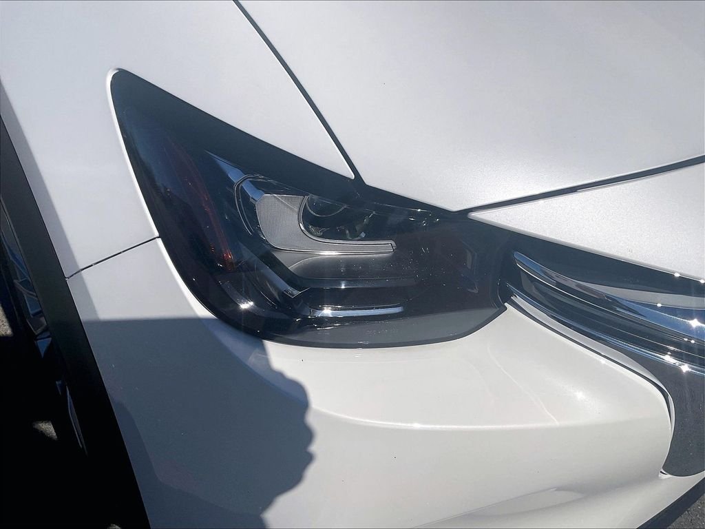 Used 2025 White Mazda 3.3 Turbo Select image 31