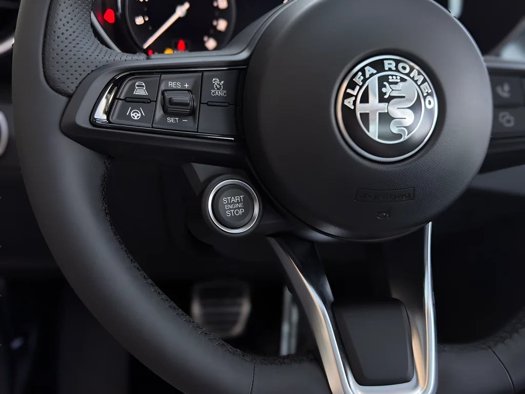 2026 Alfa Romeo Giulia Base - Photo 23