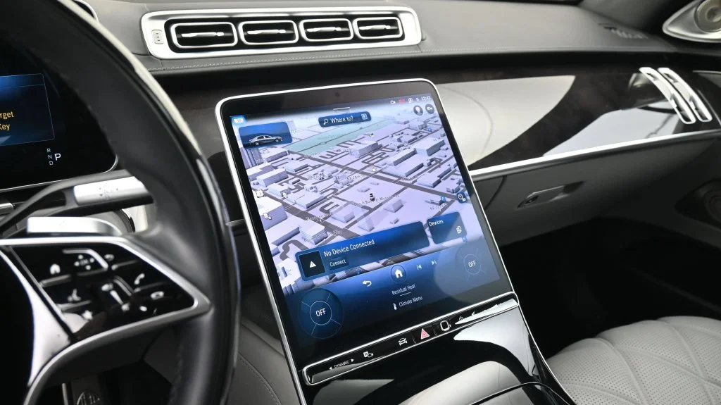 Used 2024 Silver Mercedes-Benz Maybach S 580 image 8