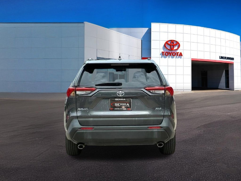 Used 2021 Gray Toyota XLE Premium image 9