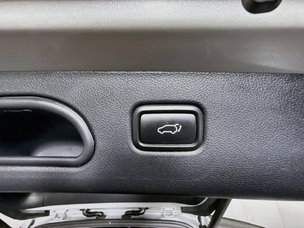 Used 2020 Sparkling Silver Kia EX image 39