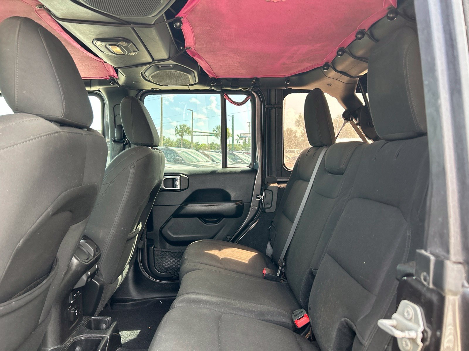 Used 2018 Gray Jeep Unlimited Sahara image 10