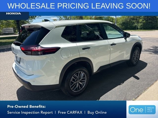 Used 2024 Glacier White Nissan S image 8