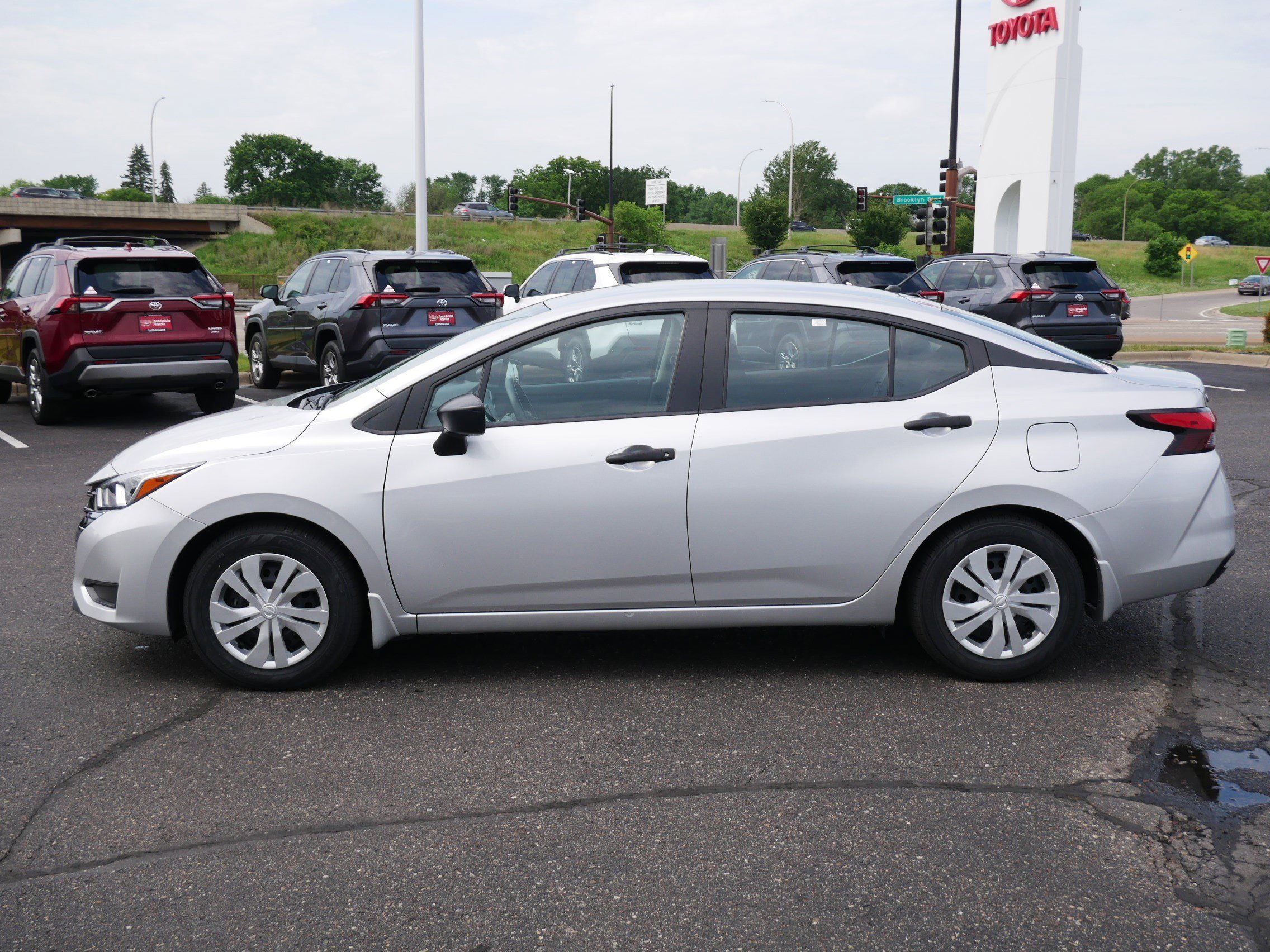 Used 2024 Nissan Versa Sedan S with VIN 3N1CN8DV6RL885178 for sale in Brooklyn Center, Minnesota