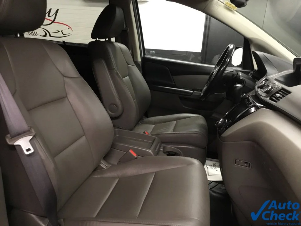 Used 2015 Silver Honda EX-L image 39