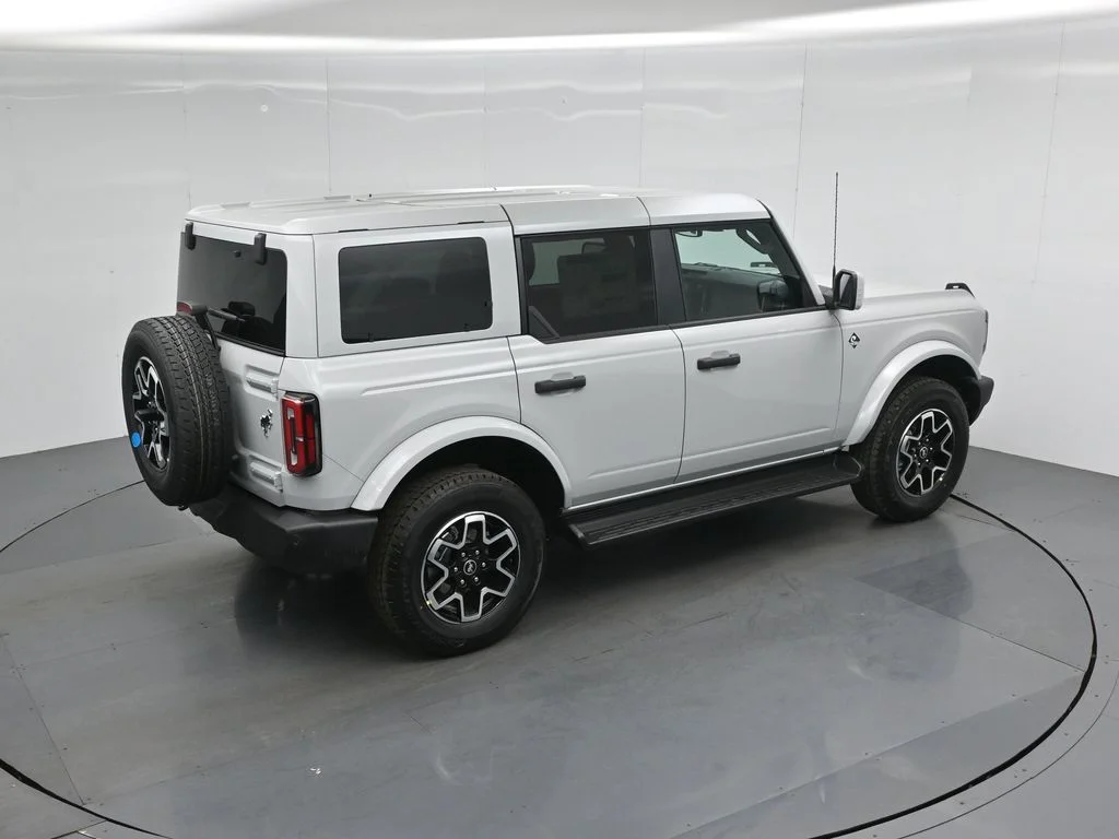 New 2026 Avalanche Gray Ford Outer Banks image 39