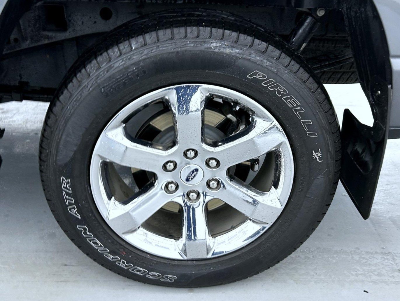 Used 2021 Gray Ford Lariat image 23