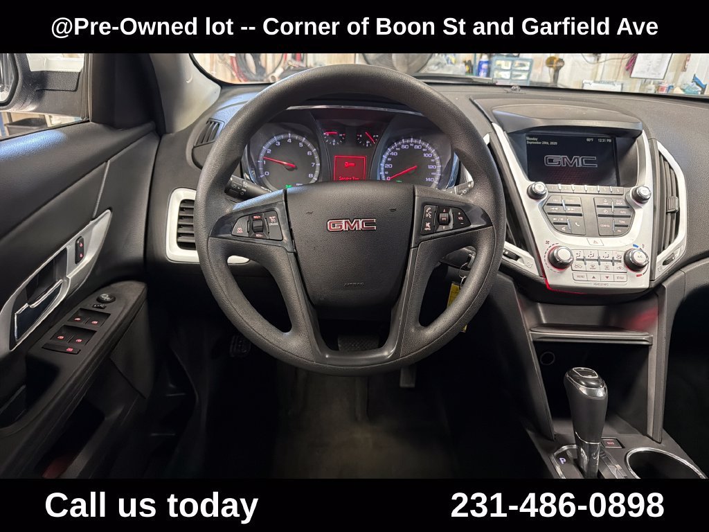 Used 2017 SUMMIT WHITE GMC SLE image 17