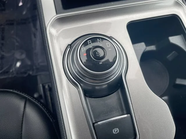 Used 2024 Gray Ford SEL image 26
