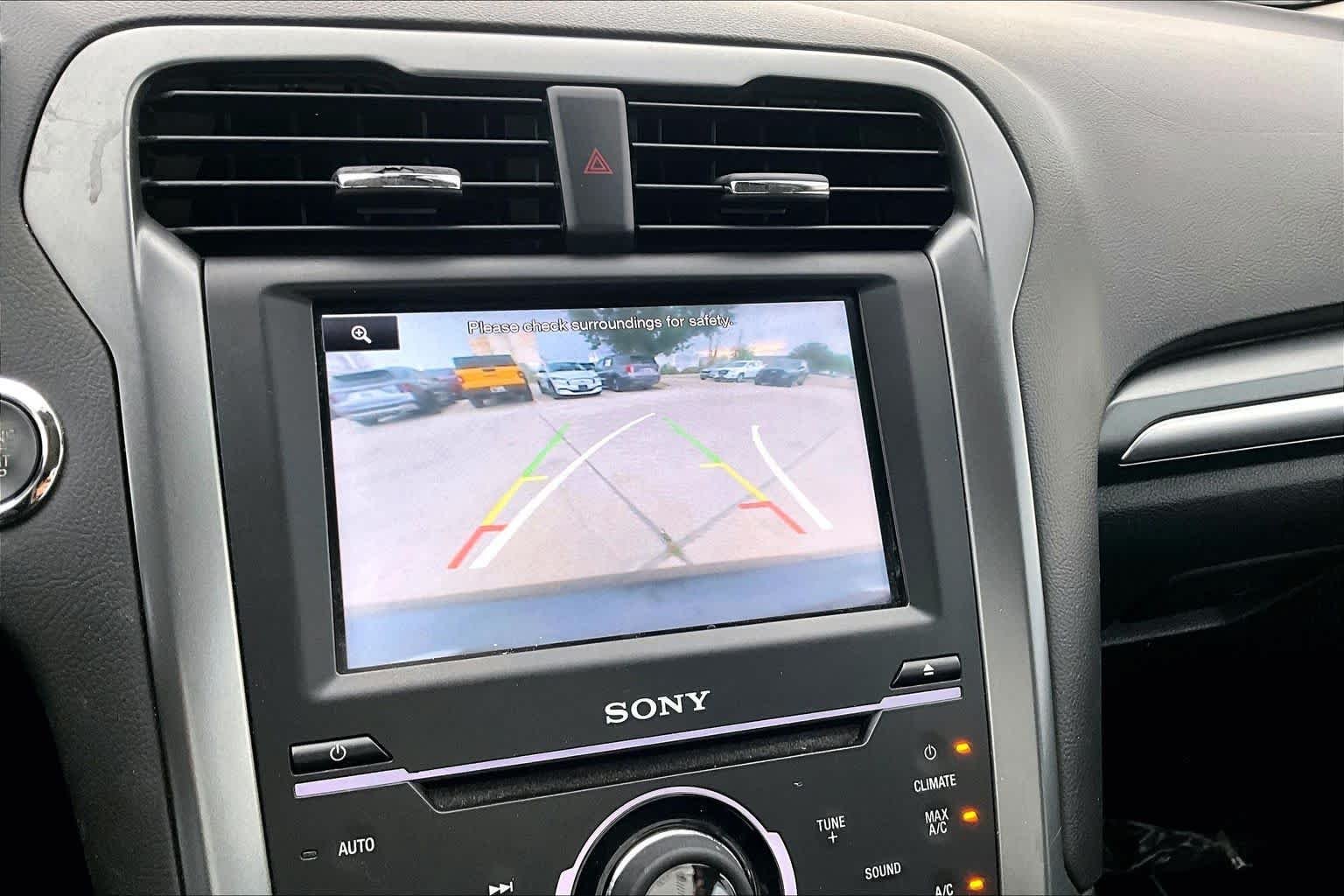 Used 2015 Magnetic Ford Titanium Hybrid image 29