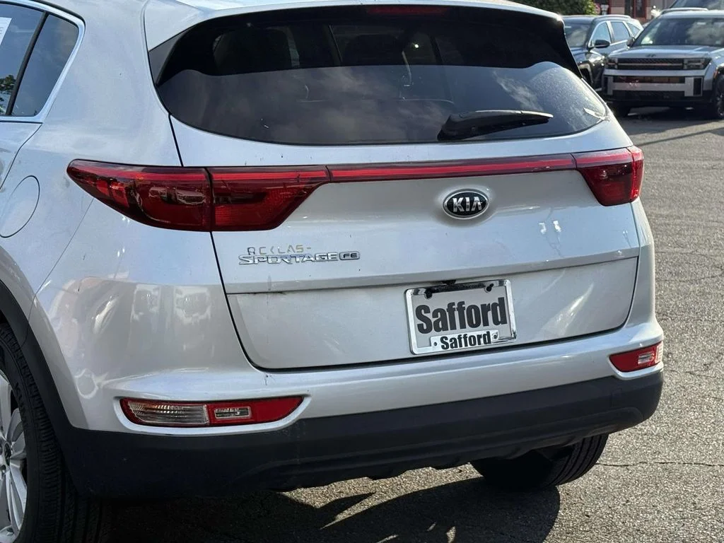 Used 2017 Silver Kia LX image 9