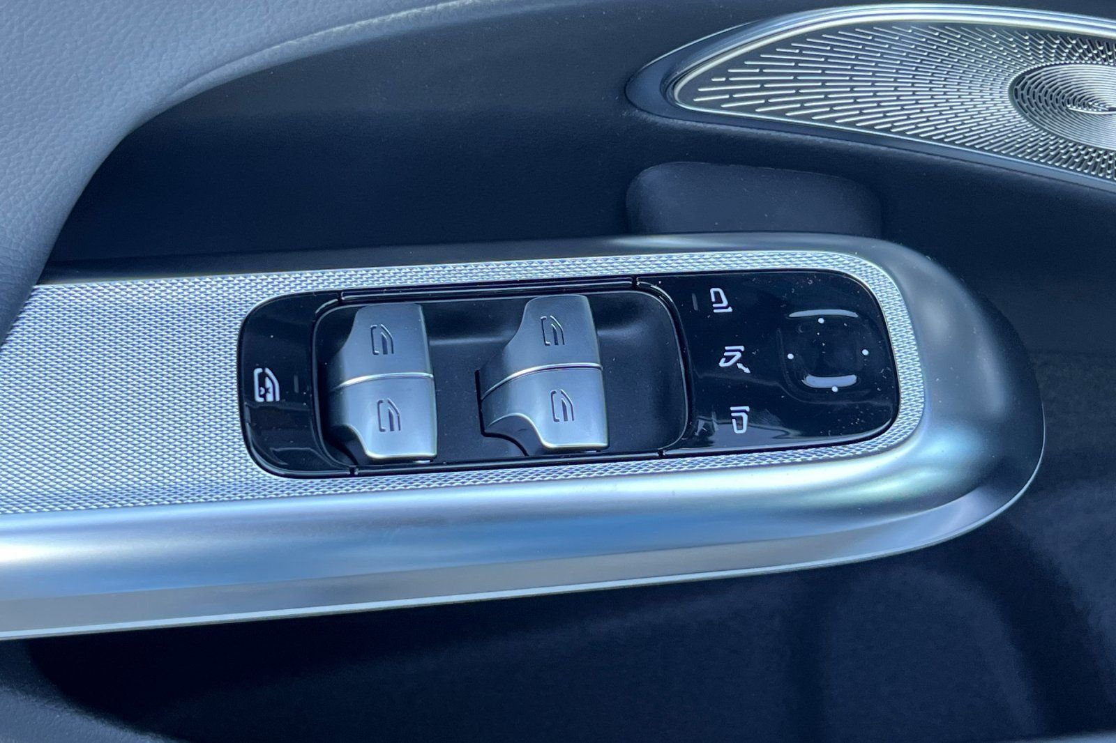 New 2026 MANUFAKTUR Alpine Grey Mercedes-Benz E 350 image 15