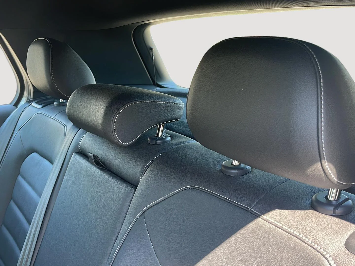Used 2017  Volkswagen 4MOTION image 10