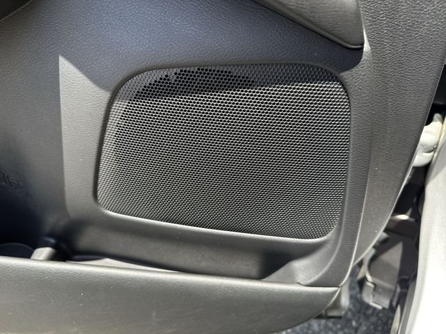 Used 2021 Silver Nissan SL image 28