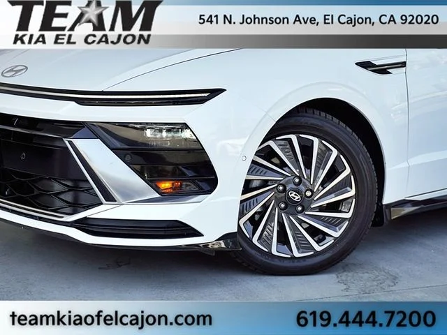 Used 2024 White Hyundai Limited image 3
