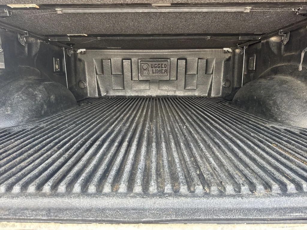 Used 2017 White Ford Lariat image 18