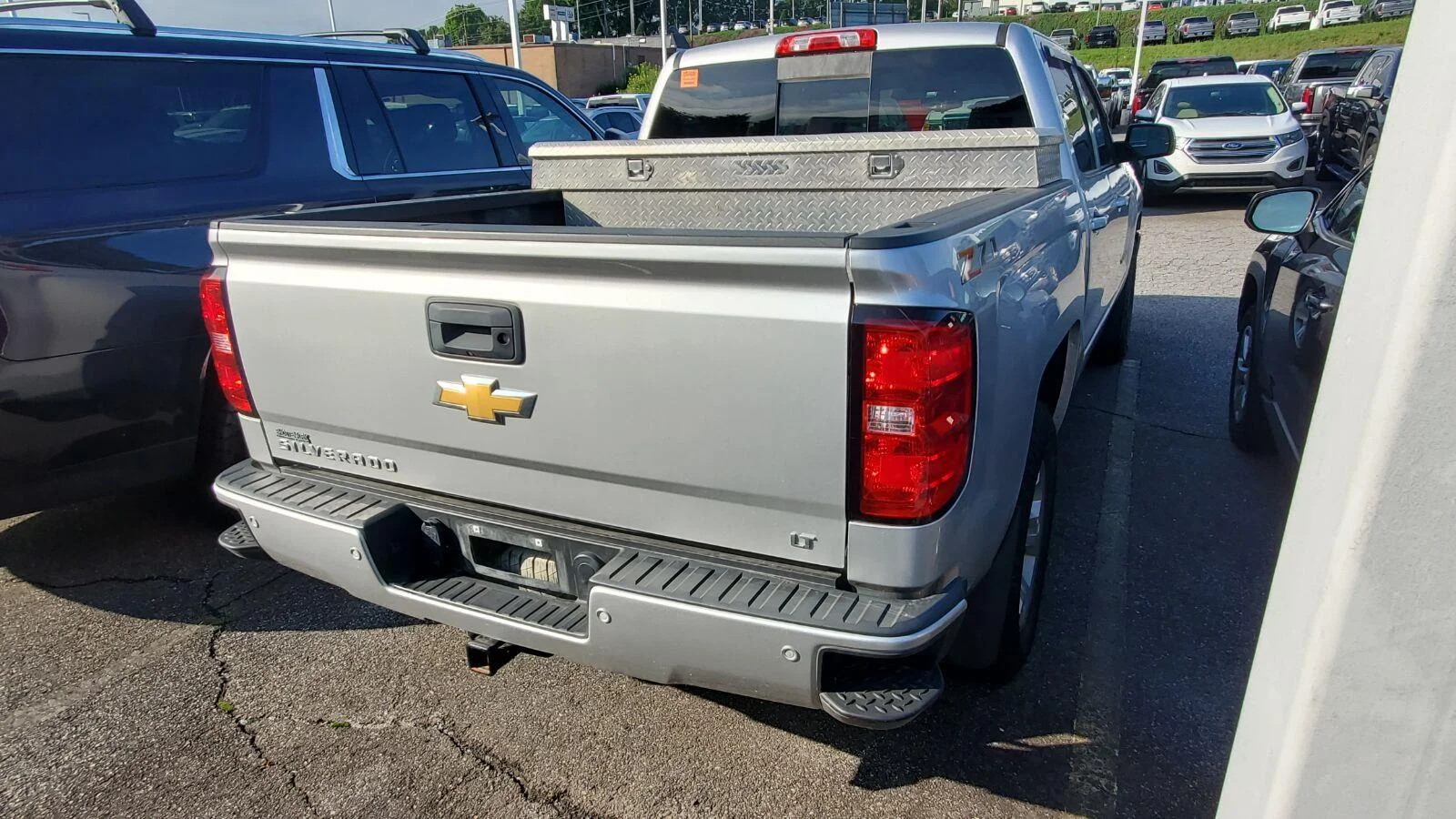 Used 2018 SILVER ICE METALLIC Chevrolet LT image 9