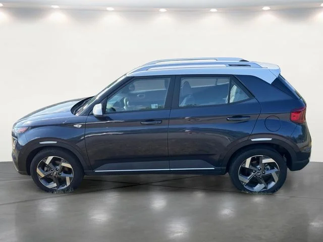 Used 2024 White Hyundai Limited image 19