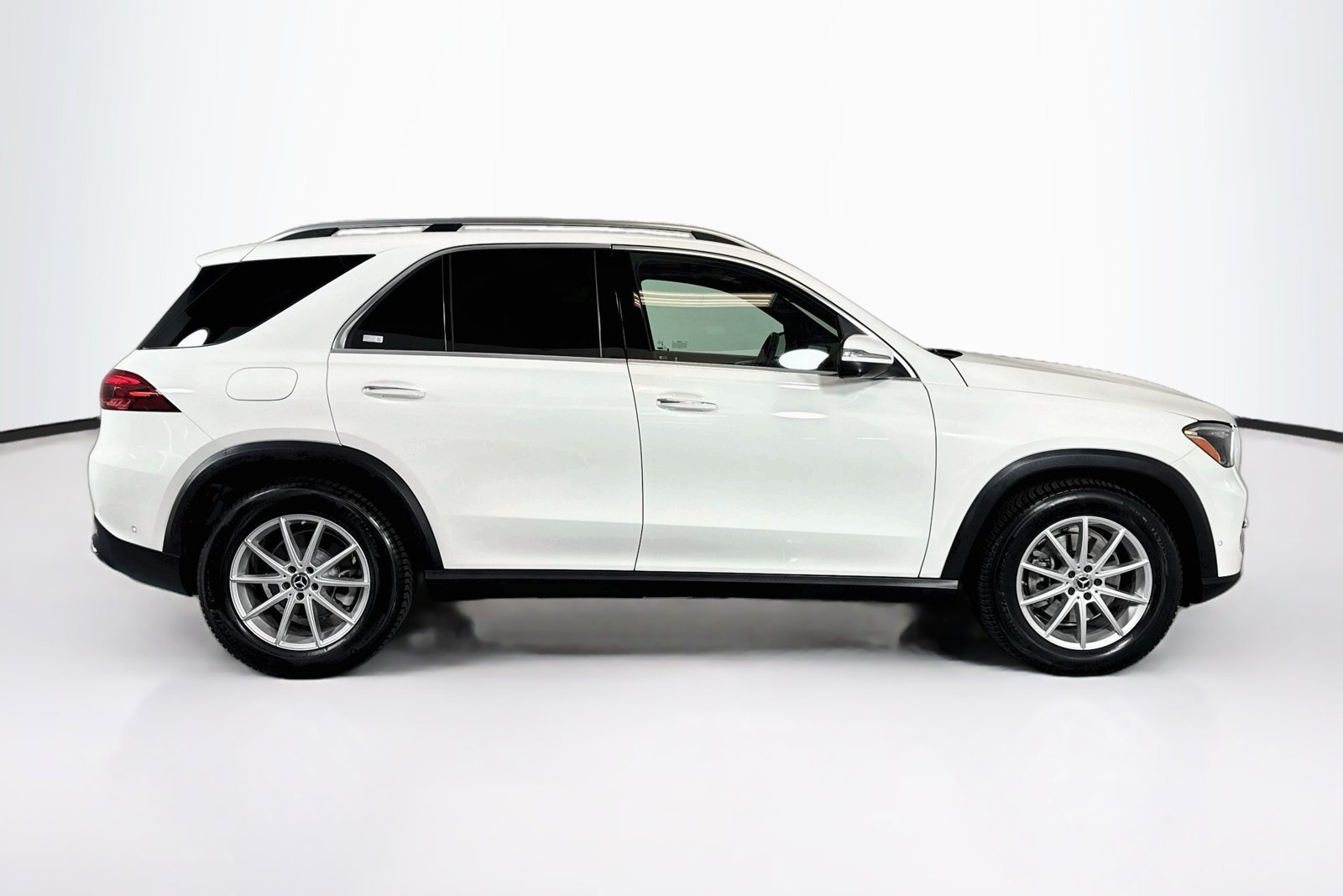 Used 2025 Polar White Mercedes-Benz GLE 350 image 4