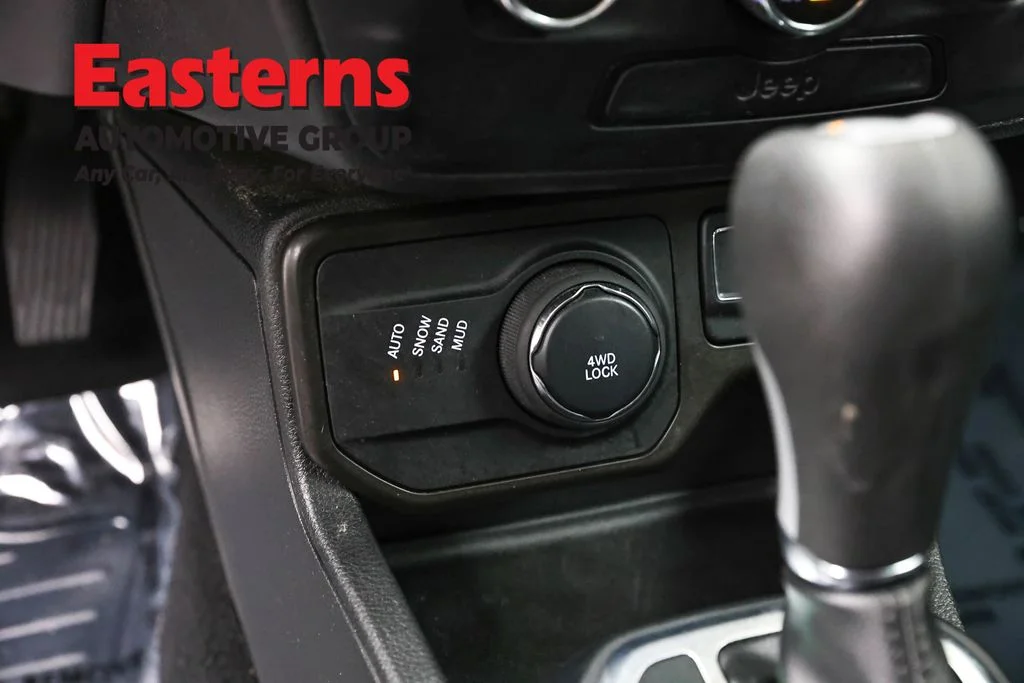 Used 2020 Blue Jeep Sport image 20