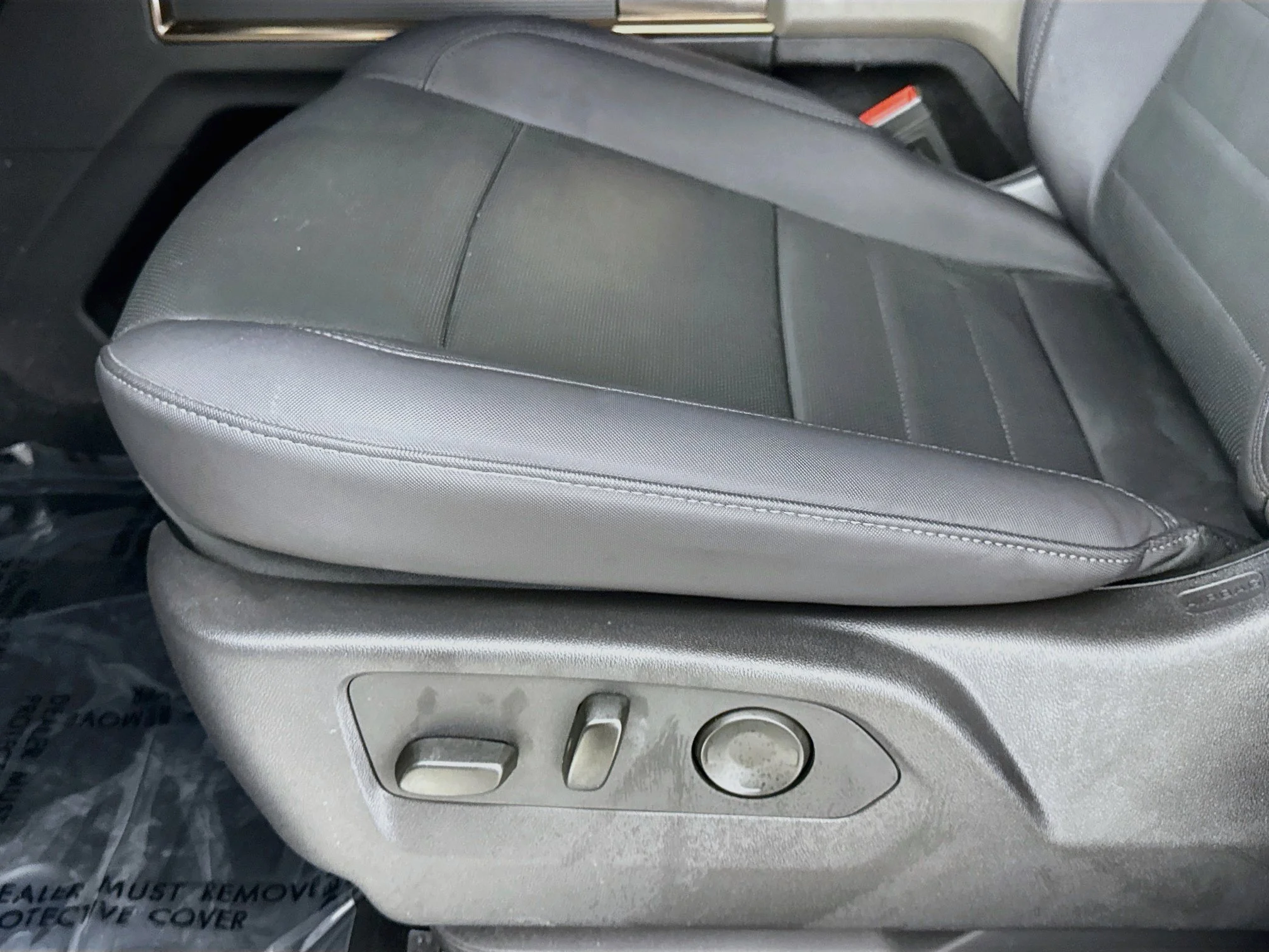 Used 2025 Interstellar White GMC 2X image 22