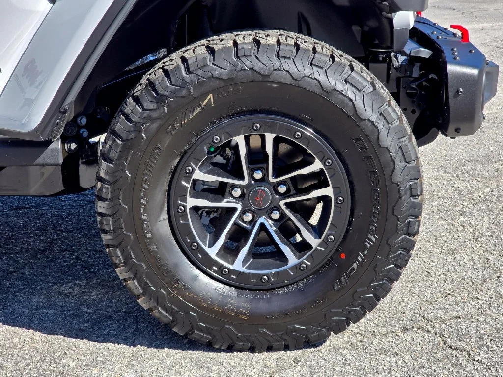 New 2027 White Jeep Rubicon X image 15
