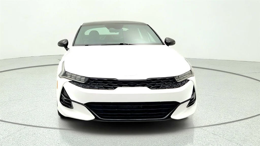 Used 2023 Glacial White Pearl Kia GT DCT FWD image 2
