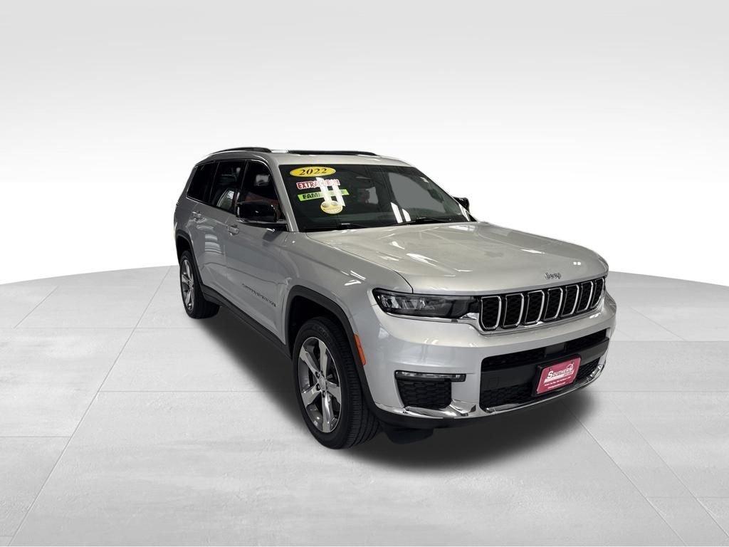 Used 2022 Silver Jeep Limited image 8