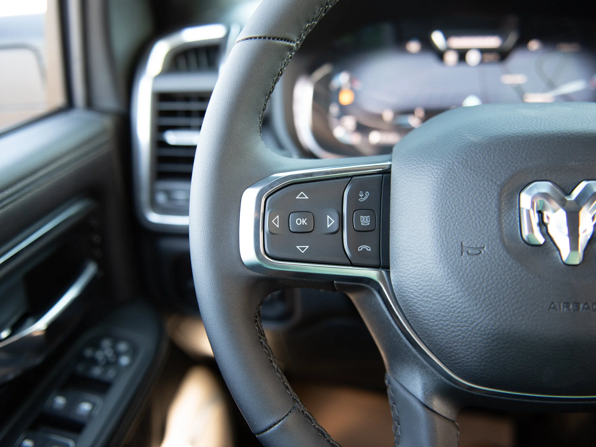 New 2027 Black RAM Laramie* Mega Cab 4x4, Sport Appearance Pkg, Sunroof, Heated/Ventilated Leather image 13