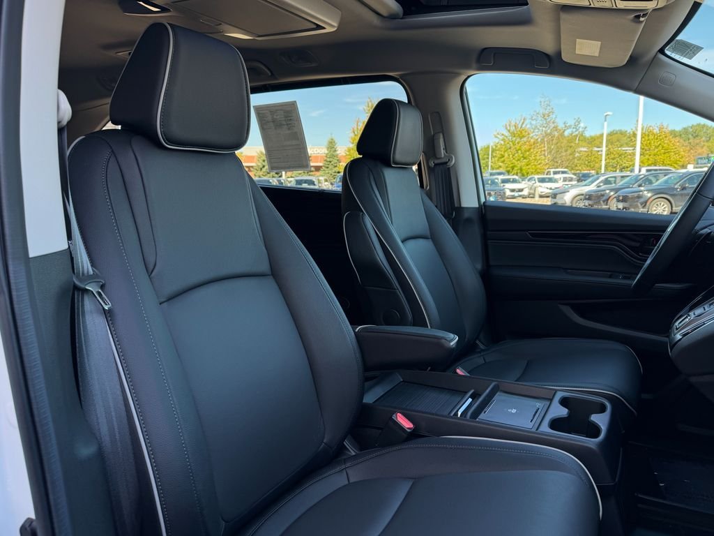 2026 Honda Odyssey Touring - Photo 30